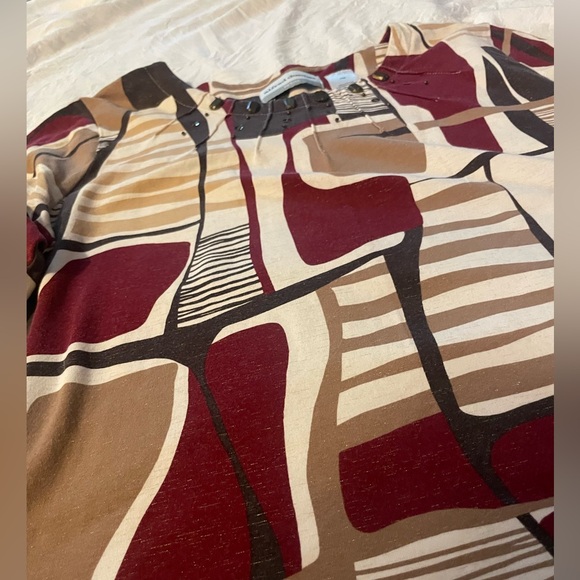 Geometrical/Patchwork Casual Shirt with Jewels/Beads - Picture 4 of 6